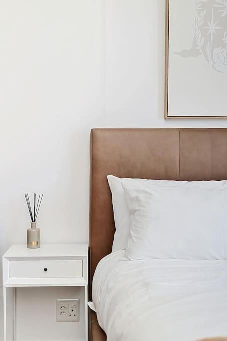 Appartement Chic Minimalist Retreat