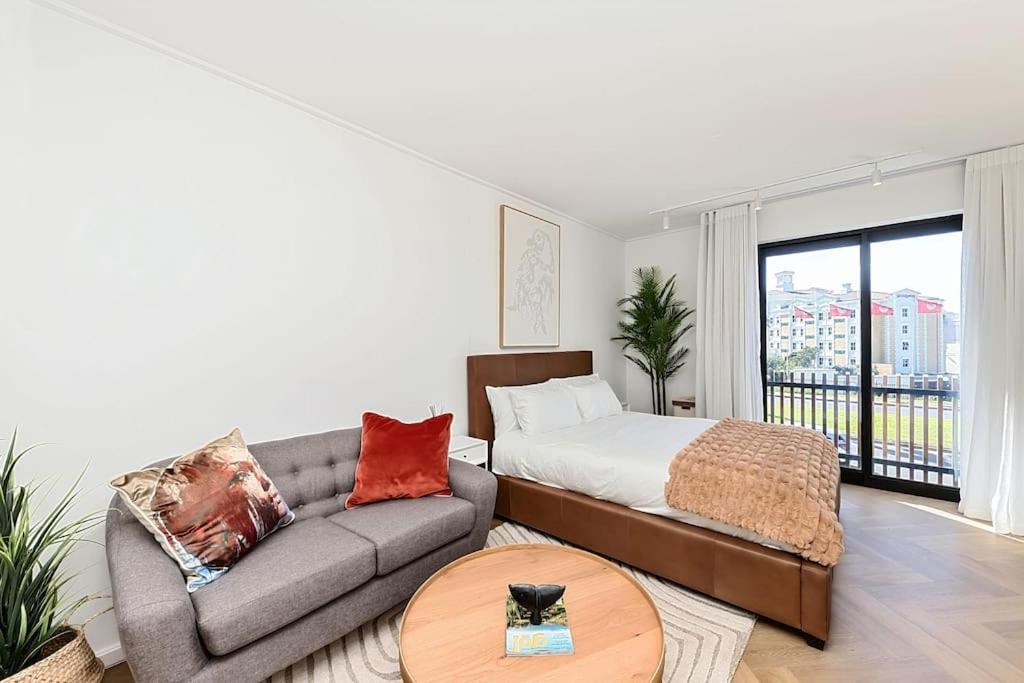 Appartement Chic Minimalist Retreat *
