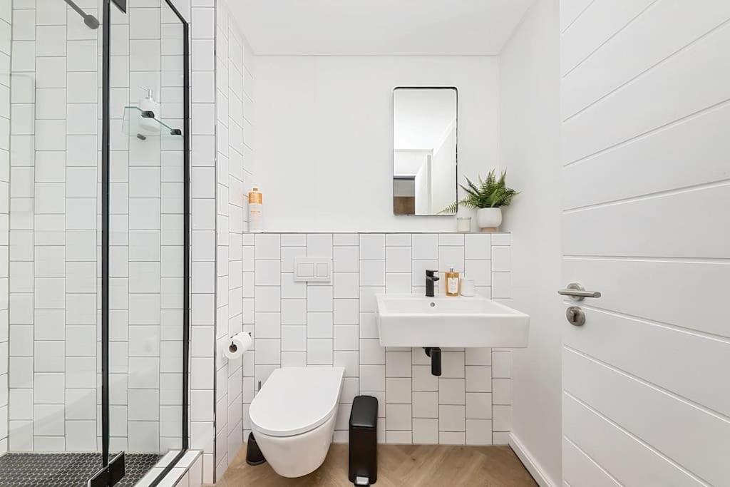 Appartement Chic Minimalist Retreat